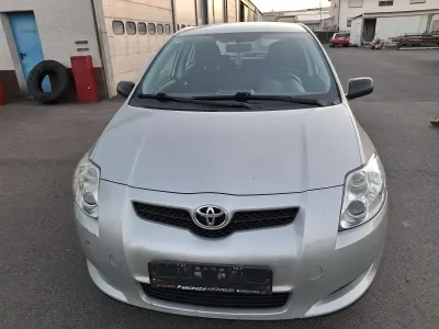 Gebraucht Toyota Auris 101 PS (74 kW) 2009 Grau Kleinwagen