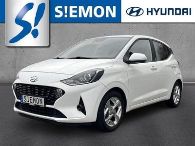 Weiss Gebraucht 2021 Hyundai i10 Edition 30 Kleinwagen | 11.230 € (Guter Preis)