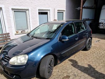 Usata VW Golf IV 102 CV (75 kW) 2004 Blu Utilitaria