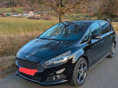Schwarz Gebraucht 2017 Ford S-MAX Titanium Van / Kleinbus | 14.590 € (Fairer Preis)