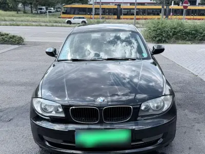 Gebraucht BMW 118 143 PS (105 kW) 2011 Schwarz Kleinwagen