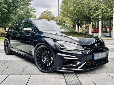 Schwarz Gebraucht 2018 VW Golf VII R Limousine | 35.000 €