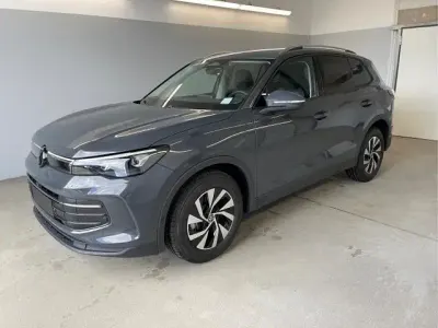 Neu VW Tiguan Life 150 PS (110 kW) 2025 Grau metallic SUV