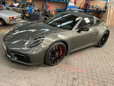 Gebraucht Porsche 992 480 PS (353 kW) 2024 Grün Cabrio