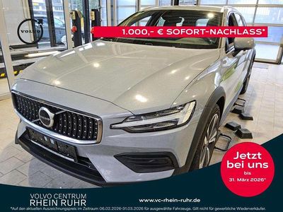 Grau vapour grey / metallic Gebraucht 2024 Volvo V60 CC Plus Kombi | 39.850 € (Fairer Preis)