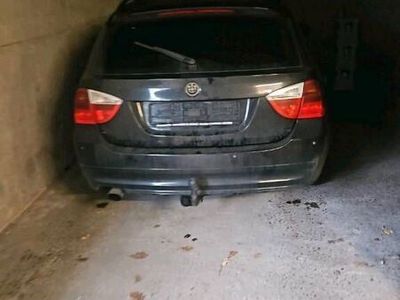 gebraucht BMW 318 2006 BJ Das Auto hat auch Xenonlicht