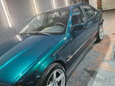 Gebraucht BMW 318 116 PS (85 kW) 1997 Grün Limousine
