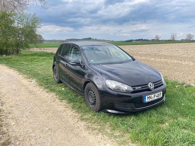 Second-hand VW Golf VII Trendline 105 CP (77 kW) 2012 Negru Berlinǎ