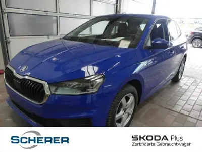 Second-hand Skoda Fabia Tour 95 CP (69 kW) 2022 Albastru Hatchback