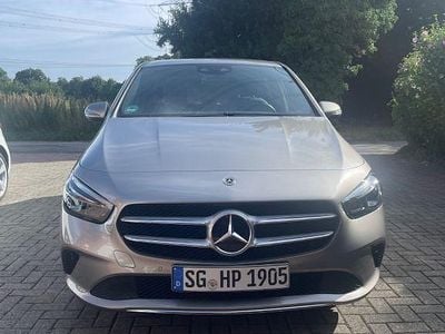 Mercedes B200