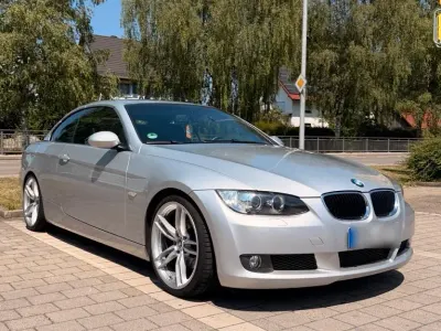 Gebraucht BMW 320 170 PS (125 kW) 2009 Silber Cabrio