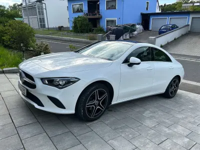 Gebraucht Mercedes CLA180 Progressive 136 PS (100 kW) 2020 Weiß Limousine