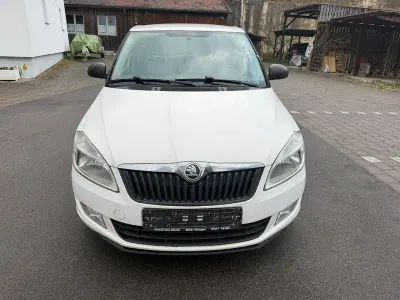 Gebraucht Skoda Fabia Cool Edition 60 PS (44 kW) 2014 Weiß Limousine