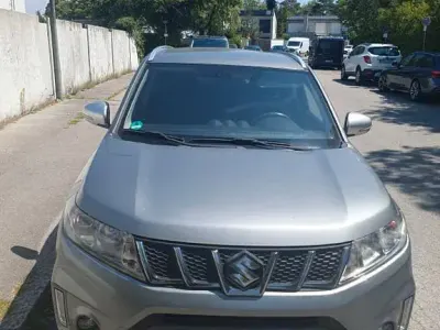 Gebraucht Suzuki Vitara Comfort 120 PS (88 kW) 2018 Silber SUV
