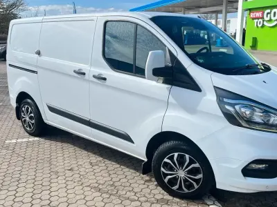 Gebraucht Ford Transit 131 PS (96 kW) 2018 Weiß Van / Kleinbus