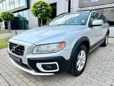 Gebraucht Volvo XC70 Kinetic 185 PS (136 kW) 2010 Silber Kombi
