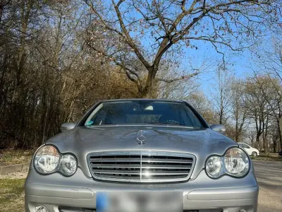 Gebraucht Mercedes C220 150 PS (110 kW) 2005 Silber Limousine