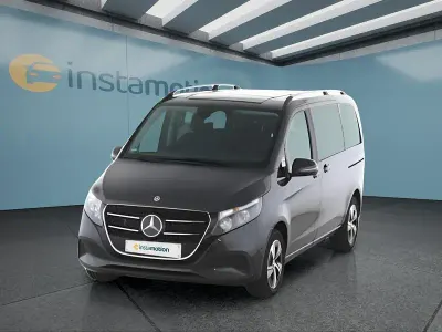Gebraucht Mercedes V220 163 PS (119 kW) 2025 Grau Van / Kleinbus
