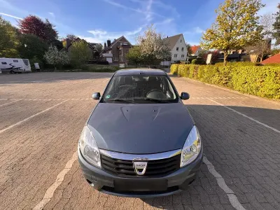Używany Dacia Sandero 75 KM (55 kW) 2008 Szary Hatchback