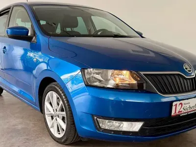 Gebraucht Skoda Rapid Drive 105 PS (77 kW) 2014 Blau Kleinwagen