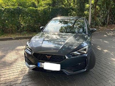 Używany Cupra Leon VZ 300 KM (220 kW) 2023 Szary Sedan/Limuzyna