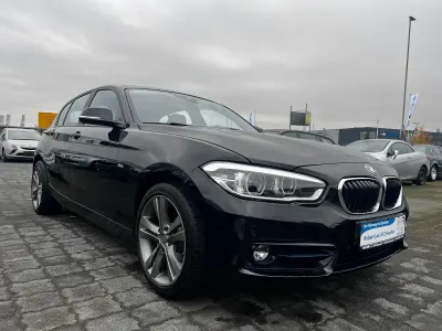 Gebraucht BMW 118 Sport Line 136 PS (100 kW) 2017 Black sapphire metallic Limousine