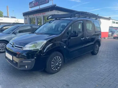 Gebraucht Citroën Berlingo SELECTION 99 PS (72 kW) 2015 Lack onyx schwarz/deckende Van / Kleinbus