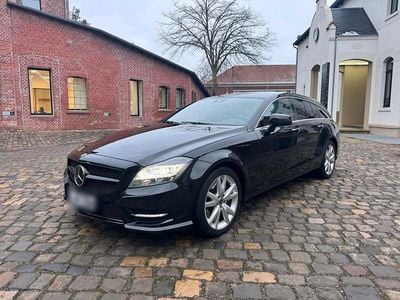 Schwarz Gebraucht 2013 Mercedes CLS350 Shooting Brake AMG Kombi | 19.450 € (Etwas zu teuer)