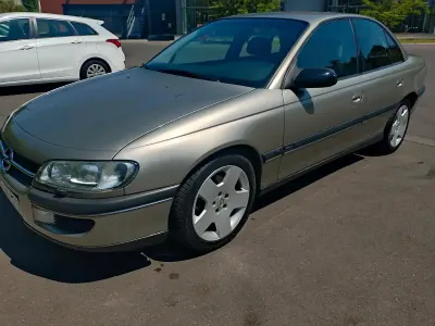 Gebraucht Opel Omega Edition 170 PS (125 kW) 1999 Silber Limousine
