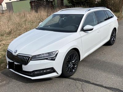 Begagnad Skoda Superb Style 218 HK (160 kW) 2020 Vit Kombi
