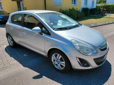 Gebraucht Opel Corsa 86 PS (63 kW) 2013 Silber Kleinwagen
