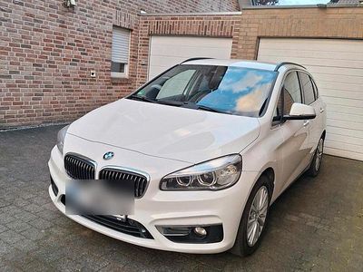 Weiß Gebraucht 2015 BMW 220 Luxury Line Kombi | 17.500 €