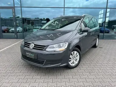 Gebraucht VW Sharan Comfortline 150 PS (110 kW) 2018 Grau Van / Kleinbus