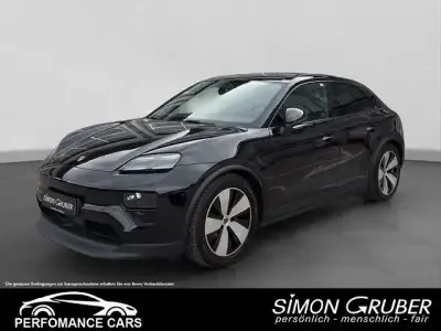 Second-hand Porsche Macan 4 Electric 264 kW (360 CP) 2025 Negru SUV