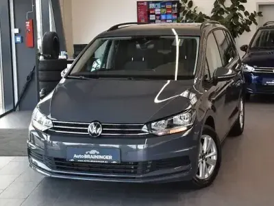 Gebraucht VW Touran Comfortline 122 PS (89 kW) 2024 Delfingrau Van / Kleinbus