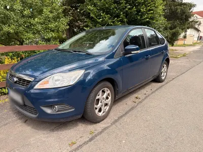 Gebraucht Ford Focus 100 PS (73 kW) 2010 Blau Limousine