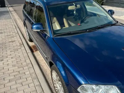 Gebraucht VW Passat 131 PS (96 kW) 2004 Blau Kombi