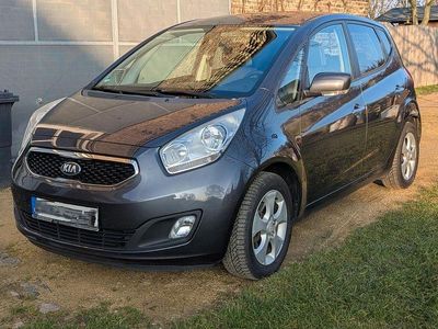 Gebraucht Kia Venga Spirit 125 PS (91 kW) 2013 Grau Kleinwagen