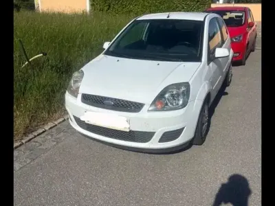 Gebraucht Ford Fiesta 69 PS (50 kW) 2008 Weiß Kleinwagen
