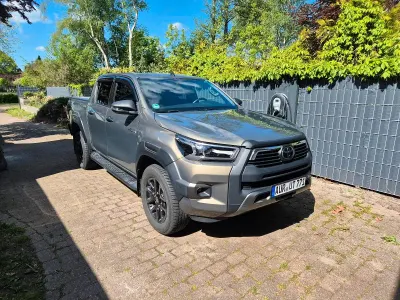 Używany Toyota HiLux 204 KM (150 kW) 2021 Zielony Pickup