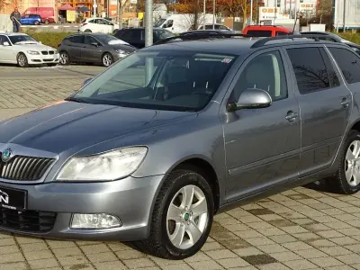 Używany Skoda Octavia Ambition 140 KM (102 kW) 2013 Szary Kombi