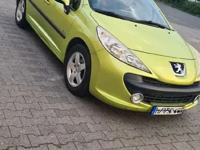 Gebraucht Peugeot 207 Sport 95 PS (69 kW) 2009 Limousine