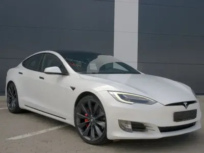 Gebraucht Tesla Model S 386 kW (525 PS) 2018 Weiß Kleinwagen