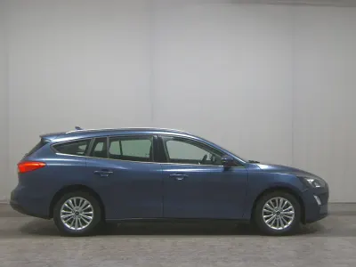 Używany Ford Focus Titanium 125 KM (91 kW) 2021 Niebieski Kombi