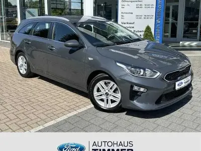 Gebraucht Kia Ceed Vision 140 PS (102 kW) 2019 Grau Kleinwagen