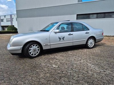 Mercedes E320