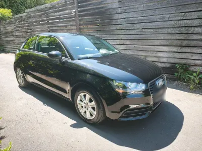Gebraucht Audi A1 Attraction 86 PS (63 kW) 2011 Schwarz Kleinwagen