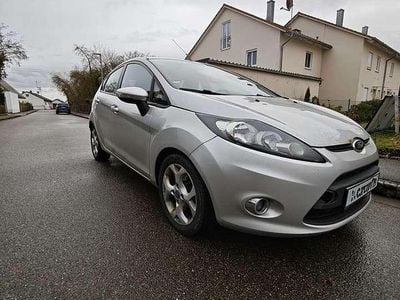 Gebraucht Ford Fiesta Ambiente 75 PS (55 kW) 2012 Grau Kleinwagen