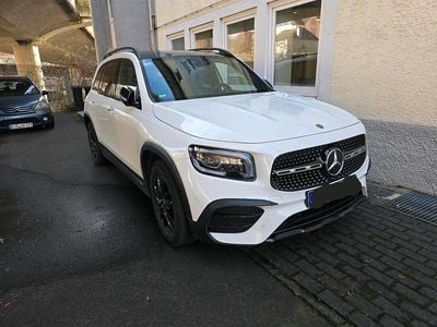 Mercedes GLB220
