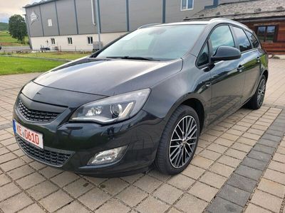 gebraucht Opel Astra 2.0 CDTI Sports Tourer *Ahk/SHZ/DAB/Navi*